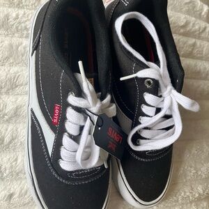 Levi's Black and White Low-Top Canvas Sneakers size 8